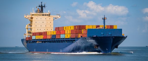 container-ship-6631117_1280